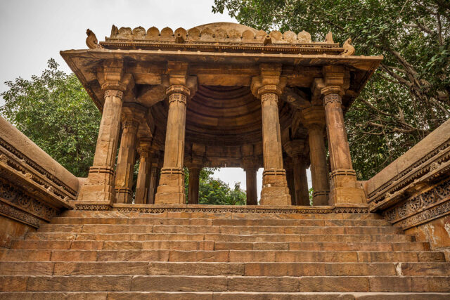 Bai Harir Ni Vav