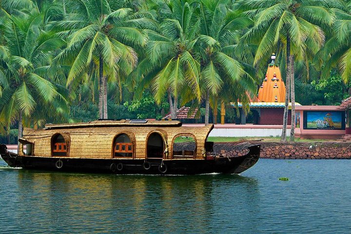 backwaters of Kerela